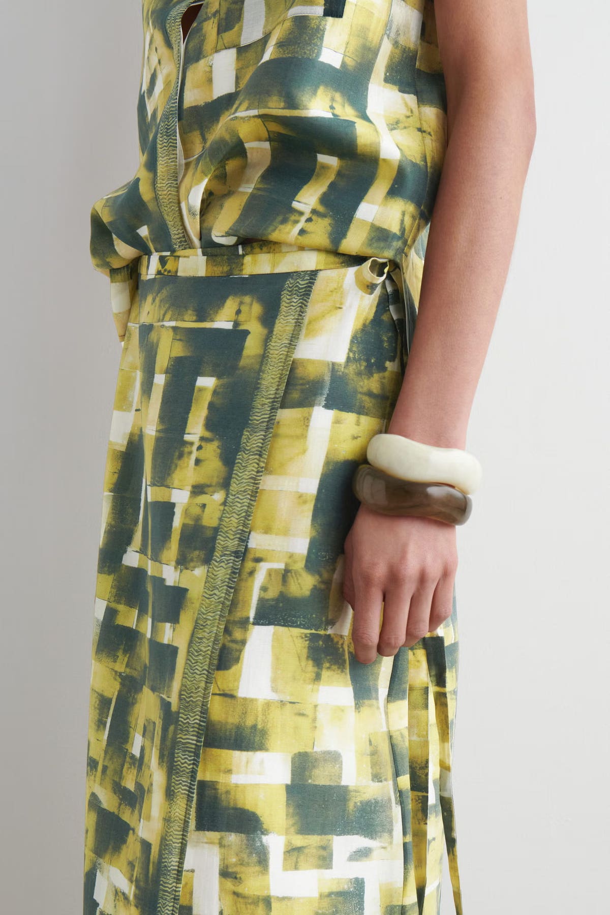 ★2025SS新作★ITZAVIBE★YELLOW CHECK LAYERED WRAP MIDI SKIRT YELLOW CHECK LAYERED WRAP MIDI SKIRT - ITZAVIBE | 60